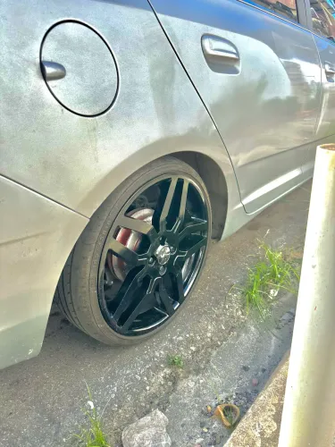 Aro 18x6 4x100 (vendo ou troco por 17)