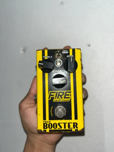 Fire Power Booster - Pedal de Efeito para Guitarra