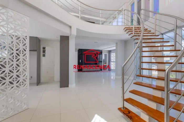 Cobertura Duplex para Locação com 426 m² no Centro de Florianópolis