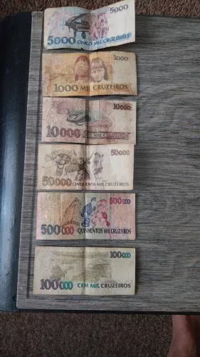 Cédula de dinheiros antigas.