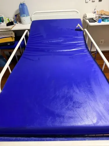 Cama Hospitalar Elétrica, super conservada e pronta para uso