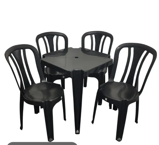 Conjunto de mesa e cadeira