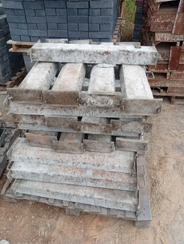 Forma para fabricação de guias de concreto