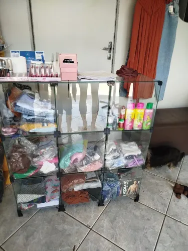 Expositor de vidro com nove colmeias
