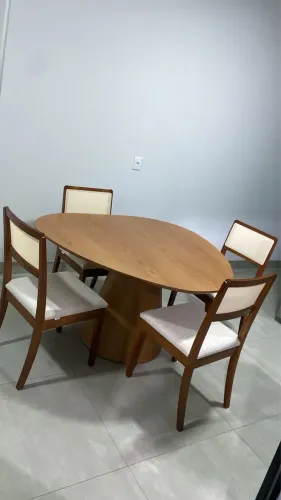 Mesa de jantar 4 cadeiras