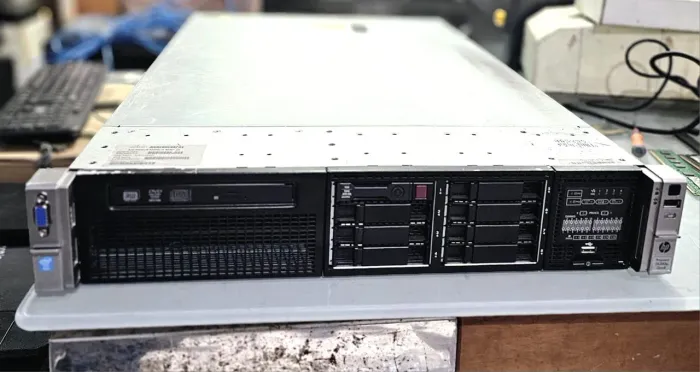 Servidor HP DL380p Gen8