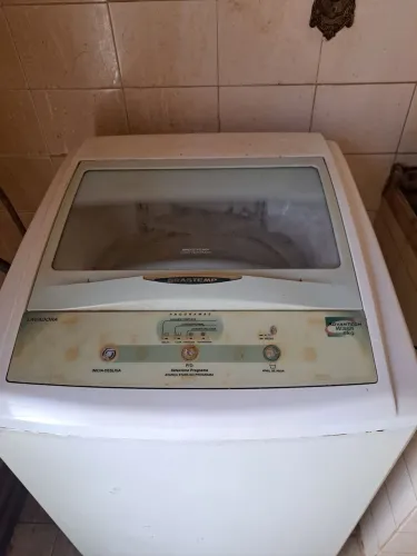 Vende-se um máquina de lavar roupa