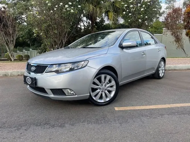 Kia Motors Cerato 1.6 16 V Flex Mec. 2011