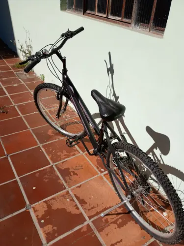 Vendo Bicicleta Ultra Feminina 21 marchas Preta/Rosa - Nova!