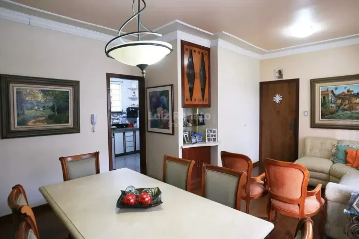 Apartamento à venda no bairro Silveira