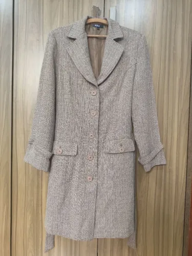 Casaco sobretudo feminino bege tamanho GG marca rêa