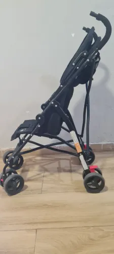 Carrinho de bebê dobrável