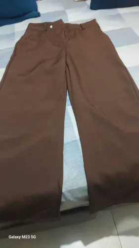 Vendo uma calça comprida, nova nunca usada tamanho GG ou 46 a 48