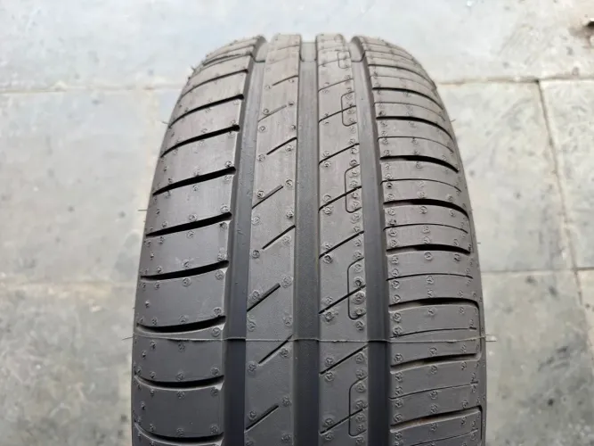 01 pneu 195/55r15 EfficientGrip Goodyear 