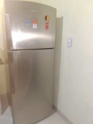 Geladeira bem conservada