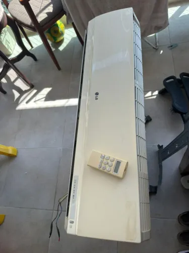 Ar Condicionado LG 9.000 Btus - Usado Funcionando.