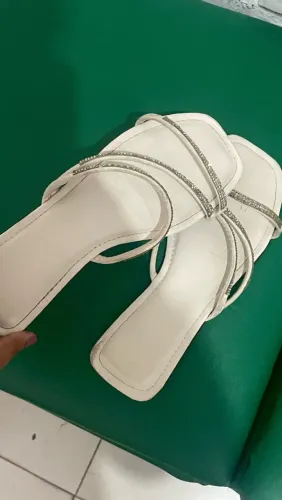 rasteira elegante branca