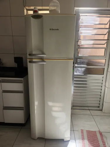 Geladeira Electrolux 346 L - 127 V - Conservada