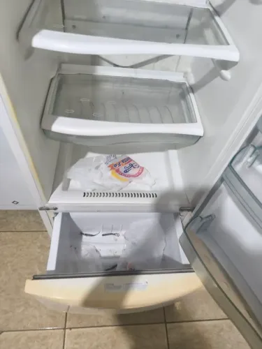 Vende geladeira