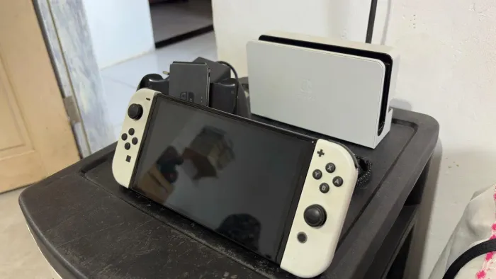 Nintendo Switch OLED Branco 64GB + Mario Odyssey + Caixa Completo