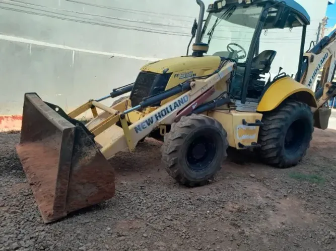 Retroescavadeira NEW HOLLAND