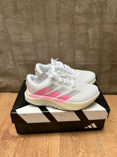 Tênis adidas adizer evo Feminino <br>Femenina<br>Pontuação 34ao39<br><br>R$:100.00 ATACADO
