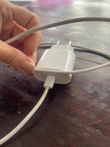 CARREGADOR TURBO IPHONE TIPO C USADO 
