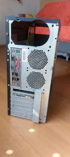 Gabinete PC ATX Preto + Placa-Mãe Antiga (Ideal para Projetos/Reposição)