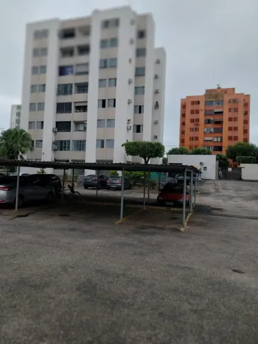 Apto todo mobiliado 03 quartos com elevador atras do Shopping Pantanal Apenas 325 Mil "Imp