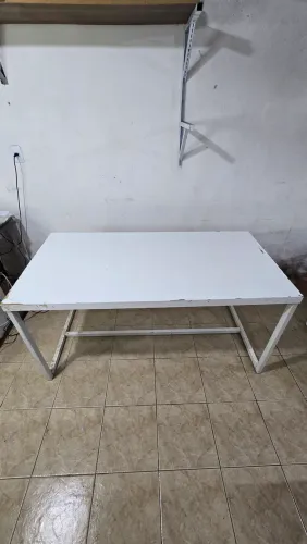 Kit com 3 Mesas de Trabalho em MDF e Estrutura de Aço - 160x80x80 cm