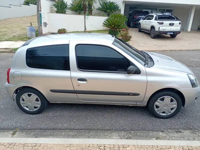 Renault Clio Campus Hi-flex 1.0 16V 3P 2010