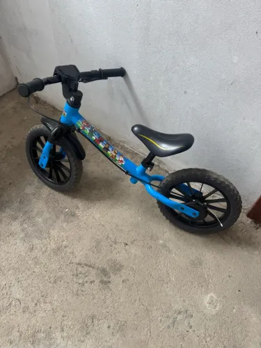 Vendo bicicleta infantil semi nova !!!
