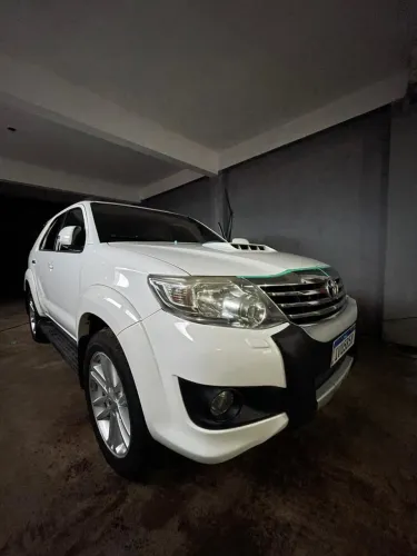 Toyota Hilux SW4 SRV D4-d 4X4 3.0 TDI Dies. AUT 2015