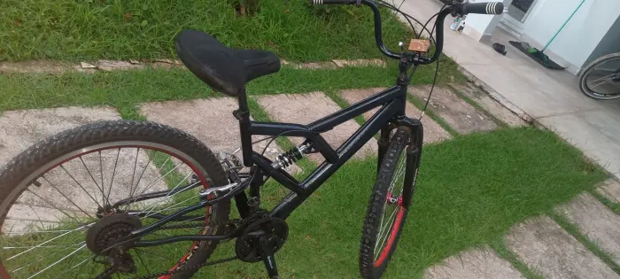 Vendo uma bicicleta