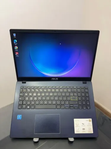Notebook ASUS - Intel Celeron 11º - 4GB Ram - SDD 128 GB - 15 P - completo