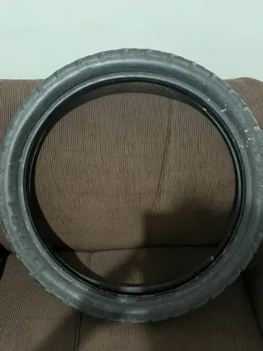 Vendo unidade de pneu aro 18 e 21.