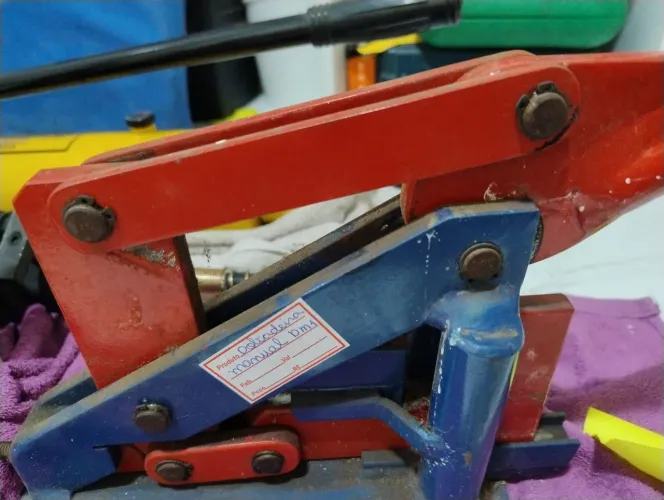 Dobradeira manual