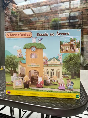 RESERVADO JOSE Sylvanian - escola na Árvore na Caixa