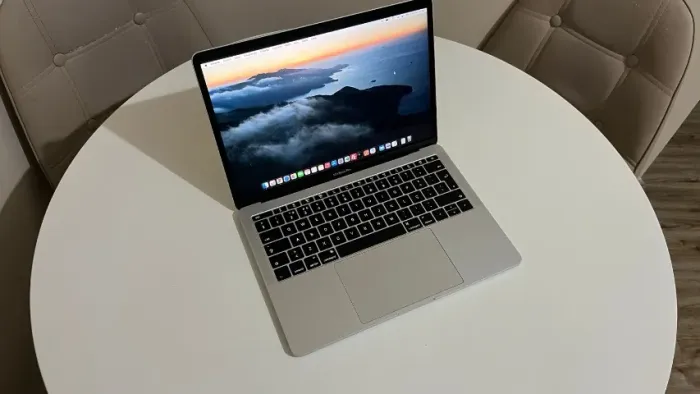 Macbook Pro A1708 - i5 - 8GB - SSD250