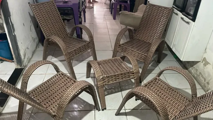 VENDO COJUNTO CADEIRAS