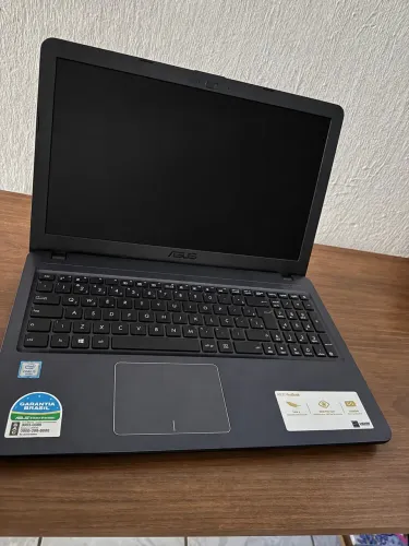 Notebook ASUS VivoBook X543UA ? i3 | 8GB RAM | SSD 256GB