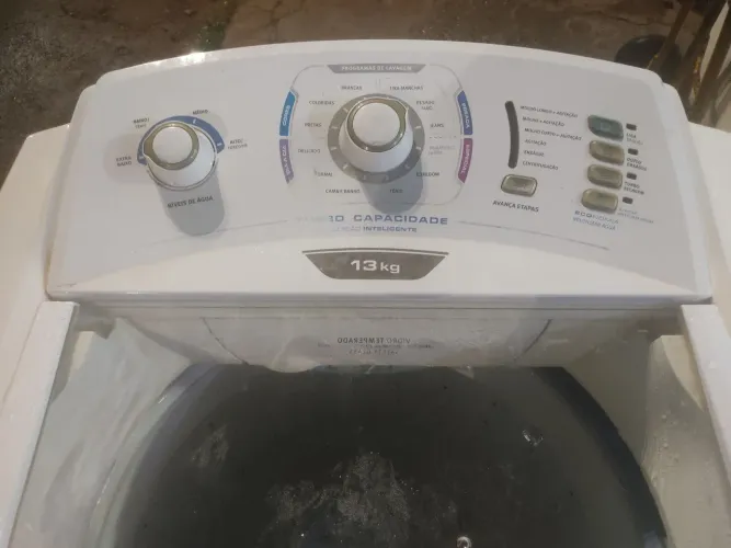 Vende-se uma máquina Eletrolux 13kg