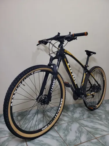 Bike, aro 29, Lotus, Shimano Acera completa.