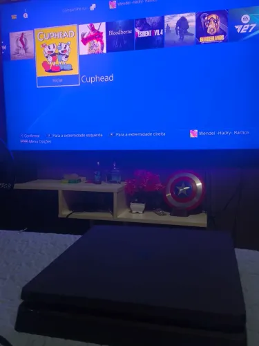 Ps4 slim 500 gb ,desb.loqueado com loja de jogos grátis