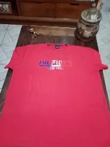 Camiseta TOMMY HILFIGER.  GG