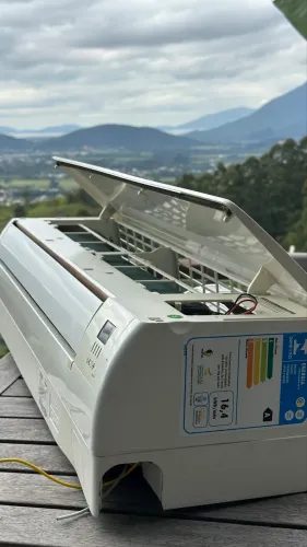 Ar-Condicionado Philco 9.000 BTUs Quente e Frio 220V - Completo