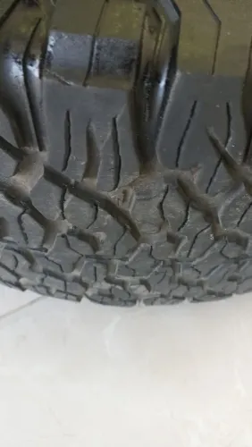 Pneus BF goodrich 37 x 12,5 x 17
