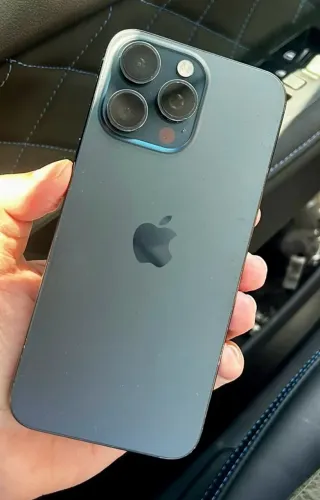 Vendo IPhone 15 Pro Max 256GB. + Brindes.