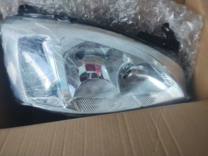 Farol Corsa frente Montana novo sem uso