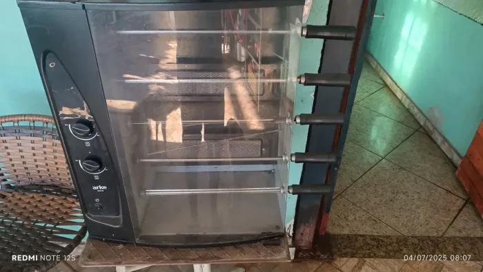 Mini assadeira de carnes e frango 